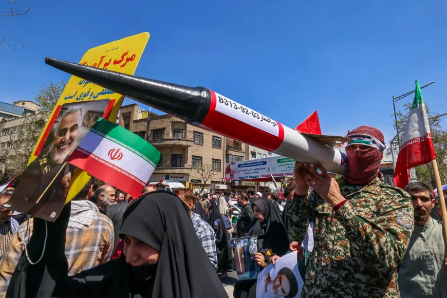 Iran Hints at U.S.-Mediated Talks Amid Israel Conflict as Airstrikes Continue