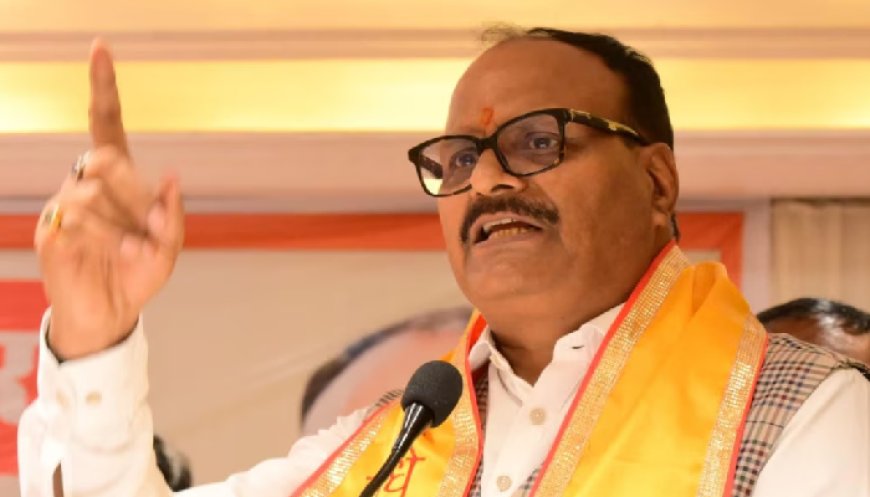 UP Politics Heats Up: Deputy CM Brajesh Pathak Slams Samajwadi Party Over Mosque Meeting Near Parliament