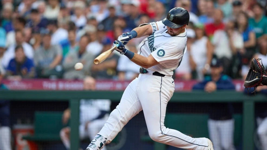 Cal Raleigh Smashes Catcher Home-Run Barrier with 50th Blast, Carving New Chapter in MLB Power Lore